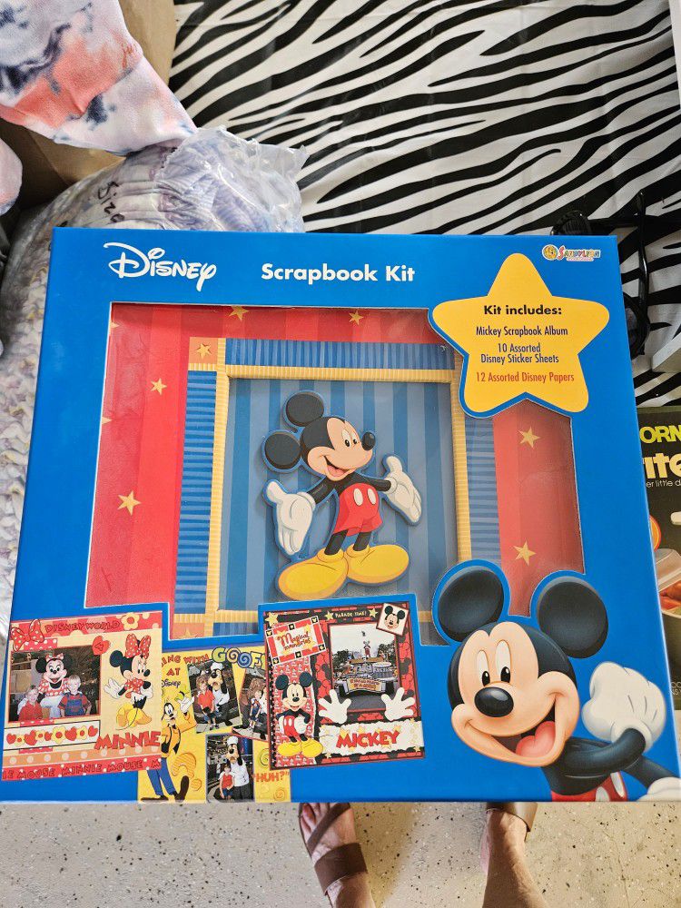 Mickey Mouse New Scrapbook