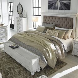 Kanwyn Whitewash King Upholstered Storage Bed

