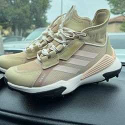 Hiking 🥾 Adidas Terrex