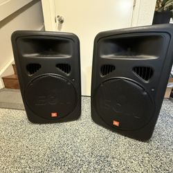2 JBL EON15 G2 Powered Speakers W Cases