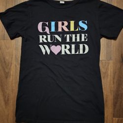 NWOT Womens Sz S Girls Run the World Black T-Shirt in Perfect Condition. 