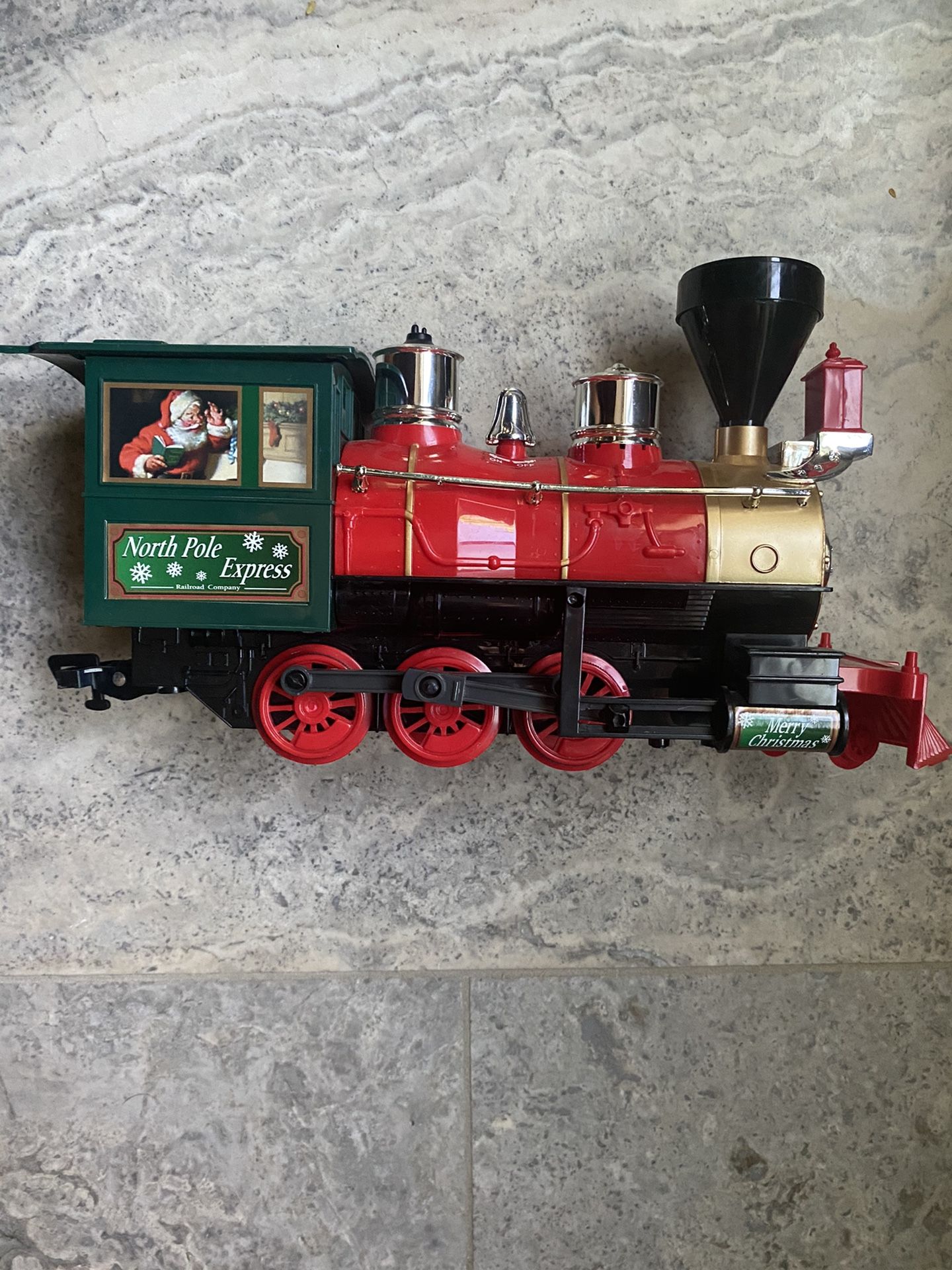 EZTEC Christmas The North Pole Express Train Locomotive Battery Powered G Scale