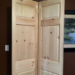 Knotty pine Bi-fold Doors