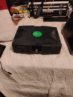 Original Xbox Console Complete With Remote