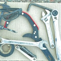 Used Tools Ratchet Oil Filter Pliers Adjustable Hole Saw Adjustable Wrench T45 GM6146