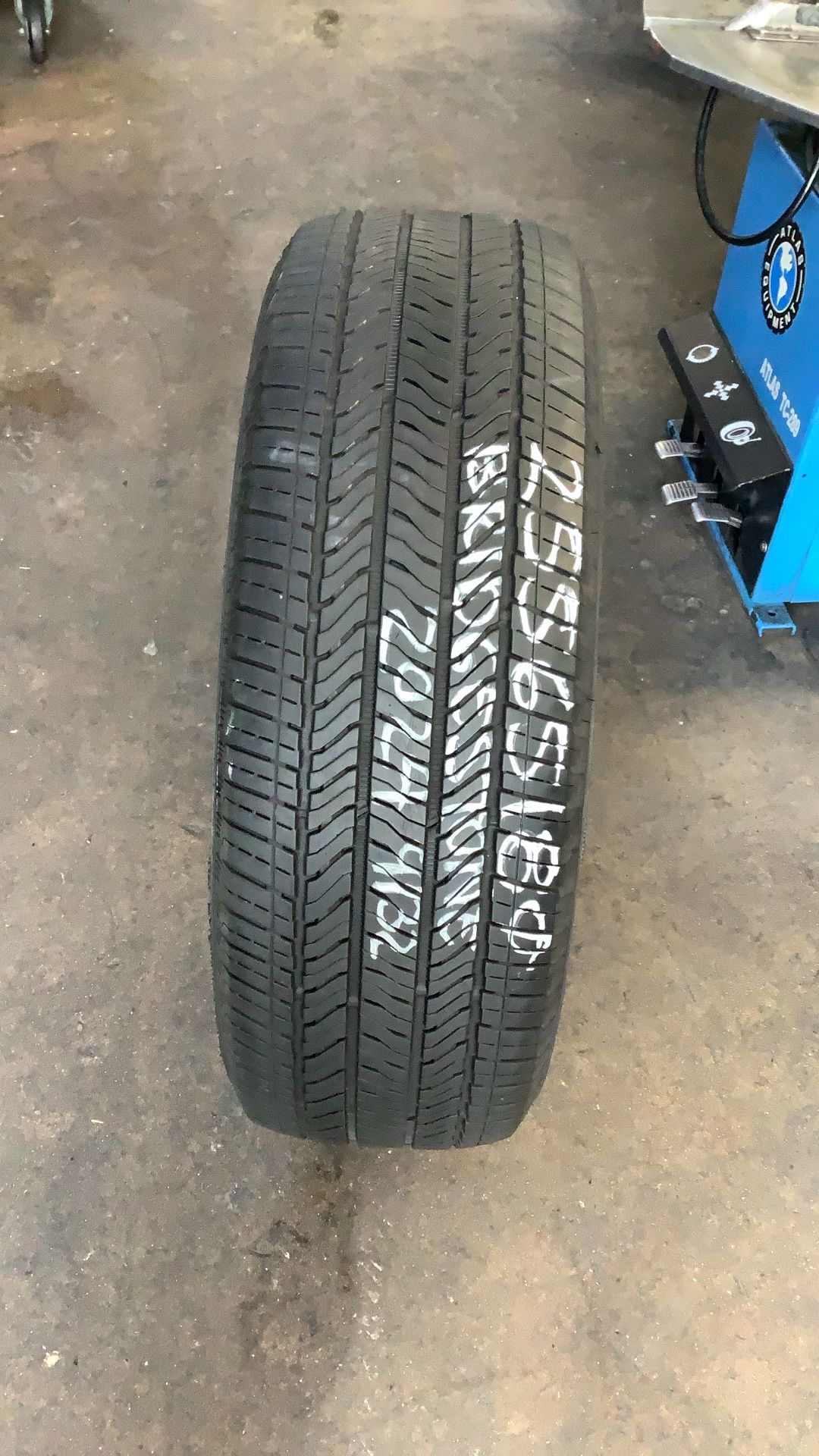 255/65/18