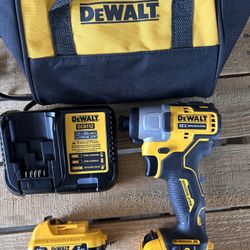 DEWALT XTREME 12-volt Max 1/4-in Brushless Cordless Impact Driver (2-Batteries, Charger and Soft Bag included)