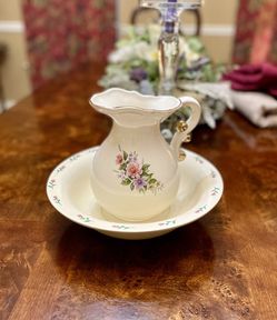 Estate Find Pitcher And Wash Basin Floral