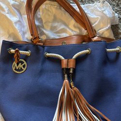 Michael Kors Bag “ AUTHENTIC “ ( Color Blue ) Amazing Condition 