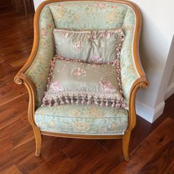 Perfect Condition 2 Floral Comfy Sofa Chairs