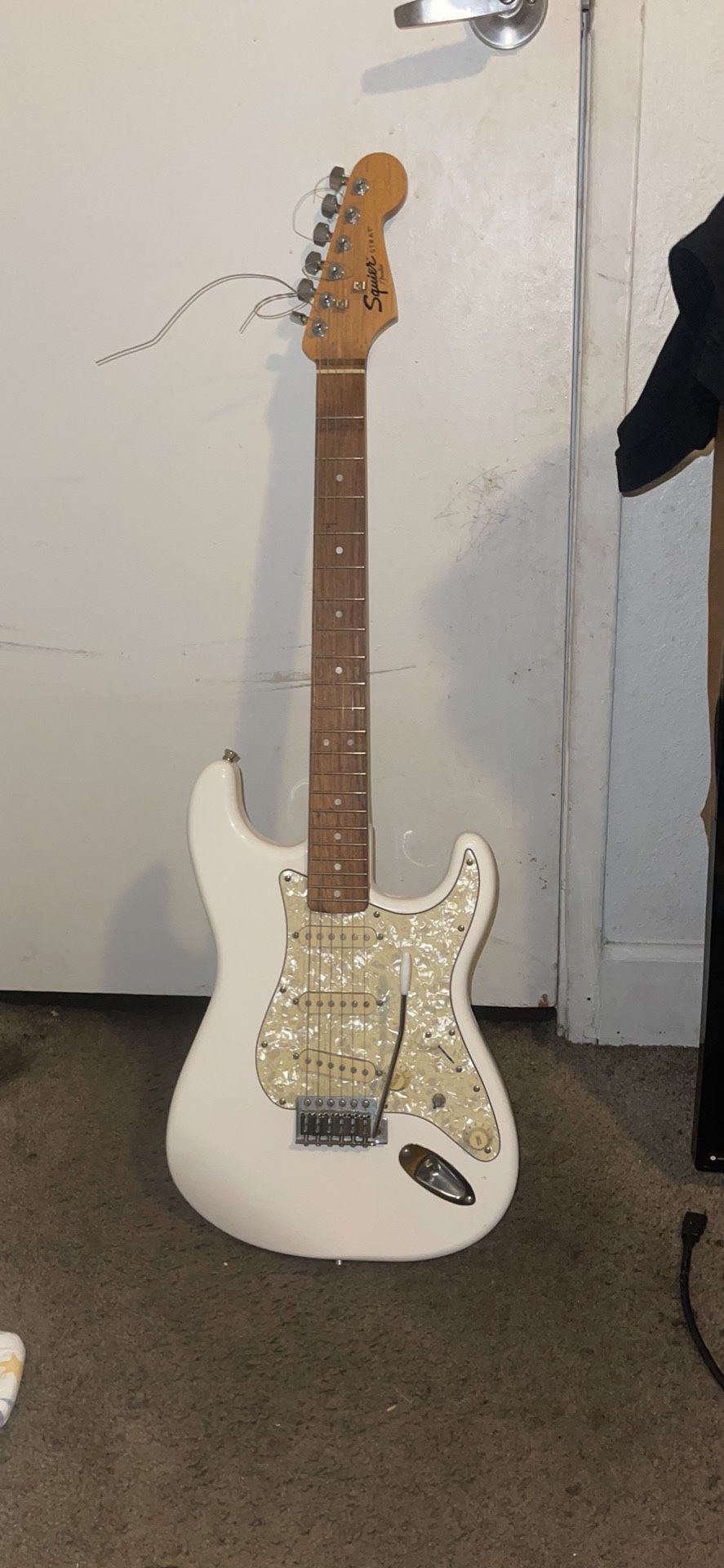 Squire - Guitars & Basses