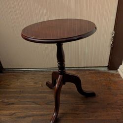 Small Lamp Table (Used)