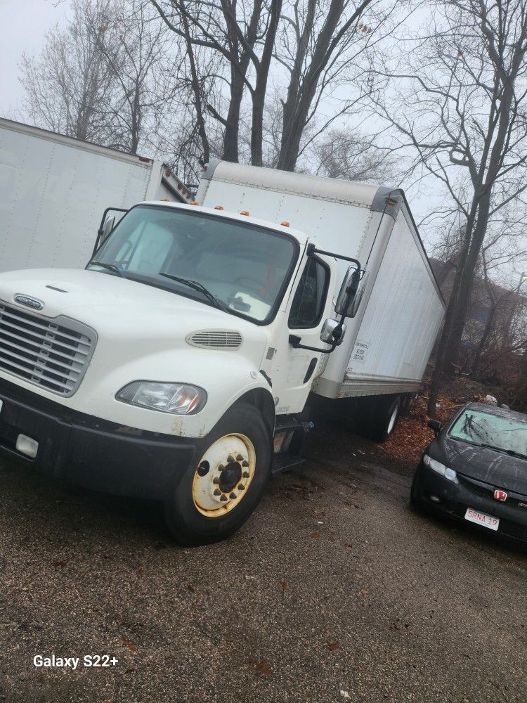 2014 Freightliner M2 106 Bux Truck 26ft