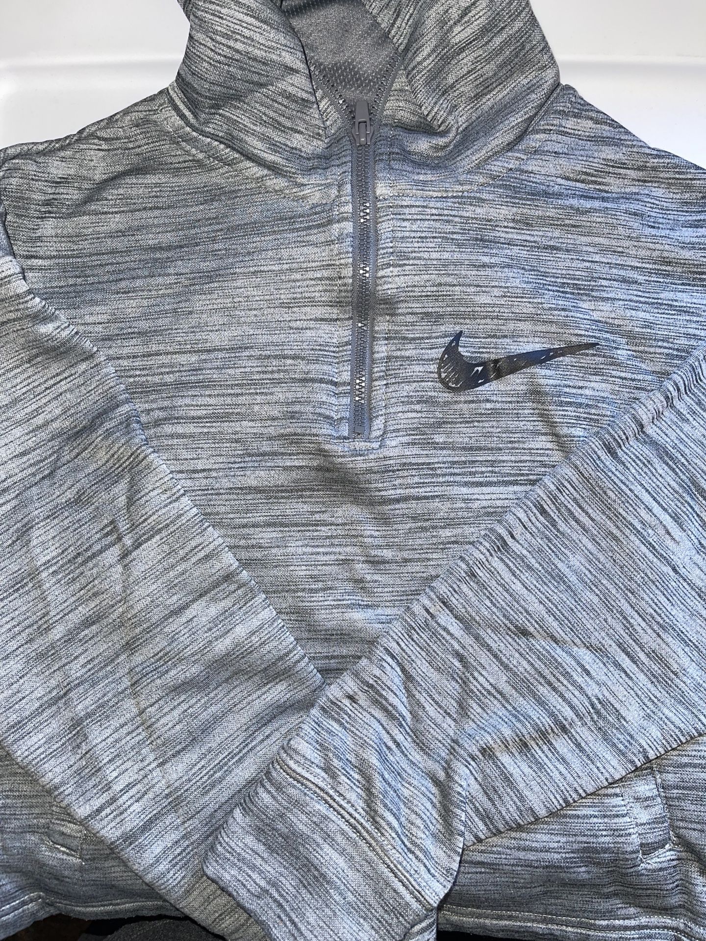 Nike Boys 1/4 Zip Size 8 Small $20