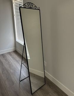 Floor mirror