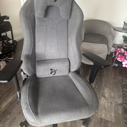 Arozzi Gaming Chair