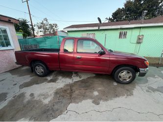 1996 4 cylinder Toyota Tacoma extended cab  262,000 original miles