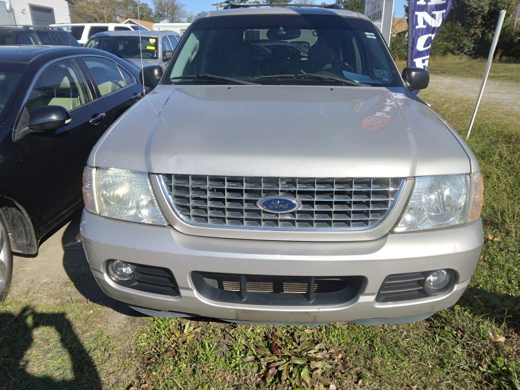 2004 Ford Explorer