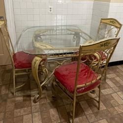 Dinner Table And 4 Chairs 