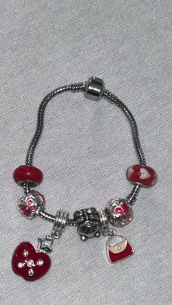 BEAUTIFUL BRACELET A BEAUTIFUL GIFT FOR YOUR FAVORITE TEACHER