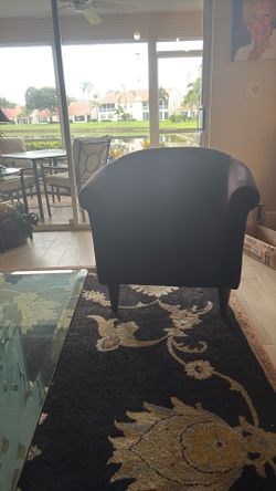 Barrel chair