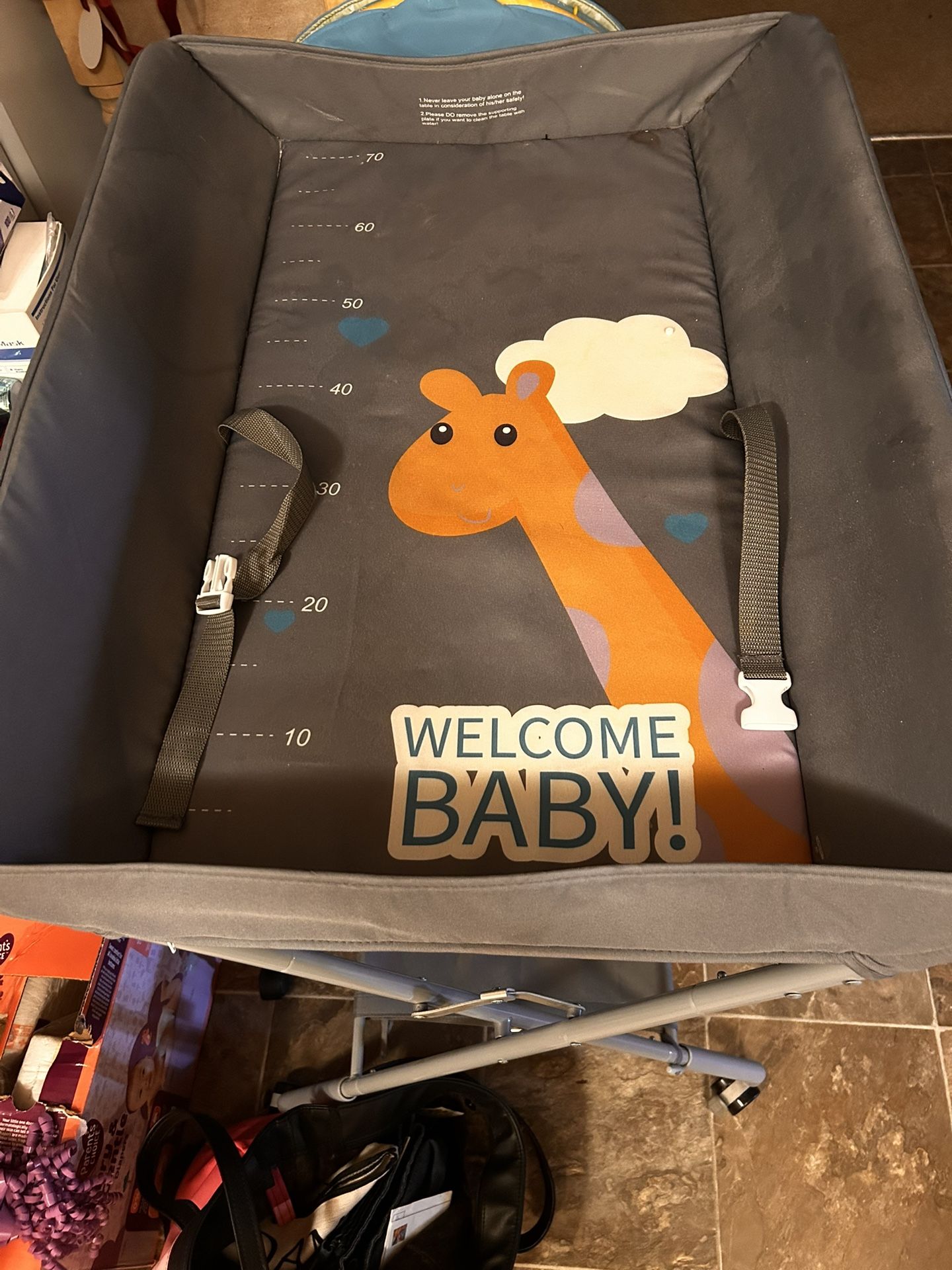 20$ Portable baby changing table
