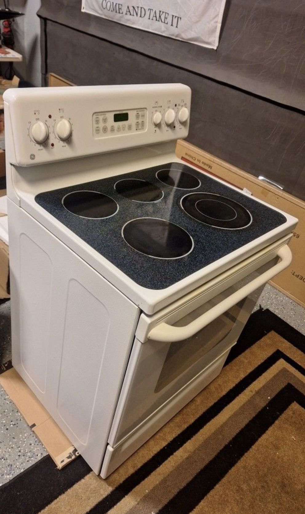 GE electric Oven With Flat Glass Top