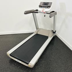 Treadmill - Precor 9.35 - Cardio - Gym Equipment