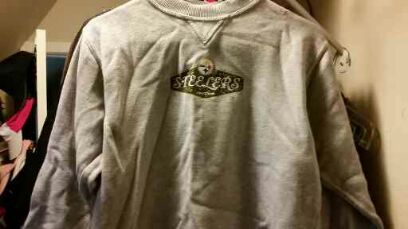 Steelers sweatshirt small