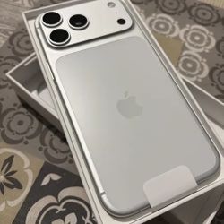 Unlocked Phone 17 Pro Max 2TB{{Brand New iPhone}}^^All Companies^^