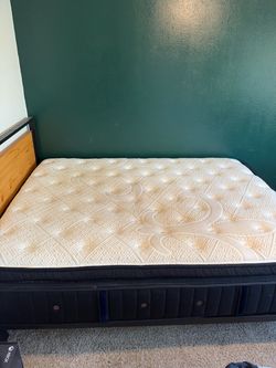 *** MOVING MUST SELL IMMEDIATELY *** BED