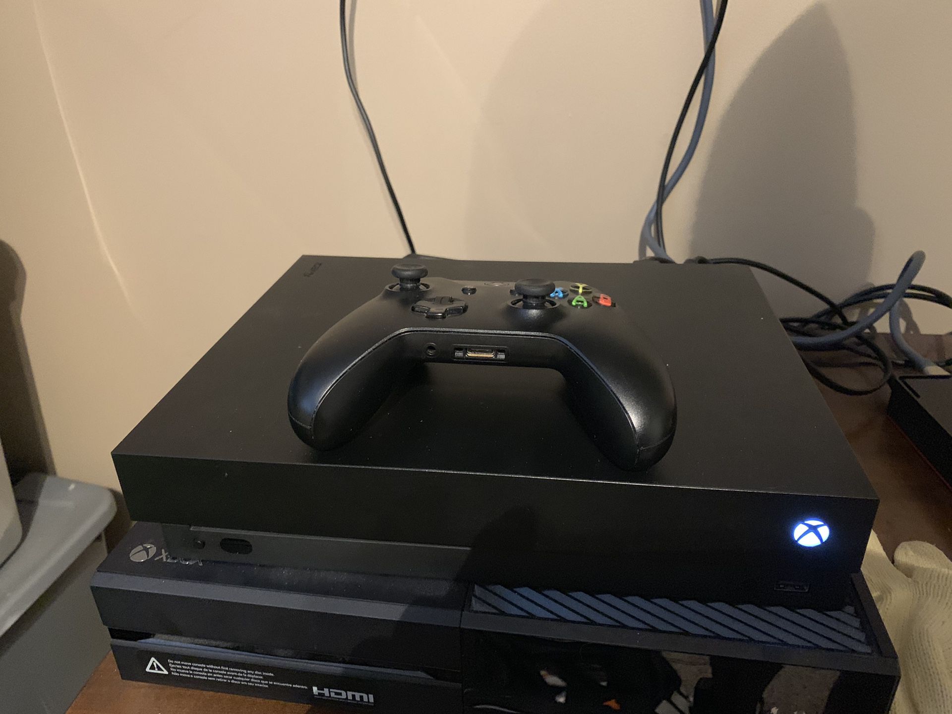 XBOX One X - Used (No Signal to TV)
