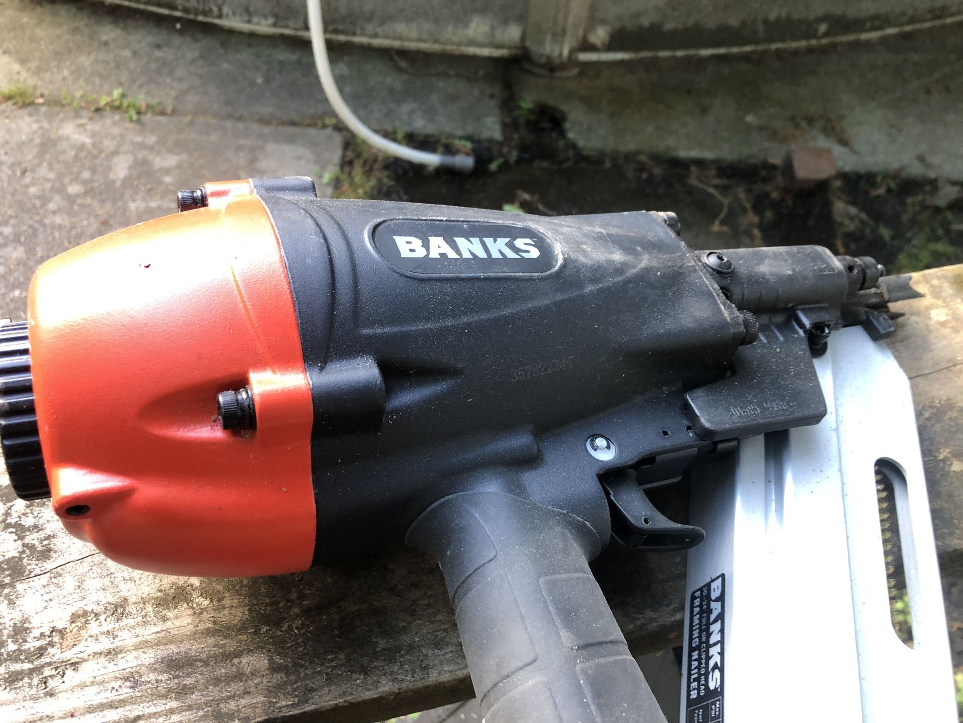 Banks Framing Nailer& Nails