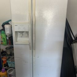 Refrigerator 