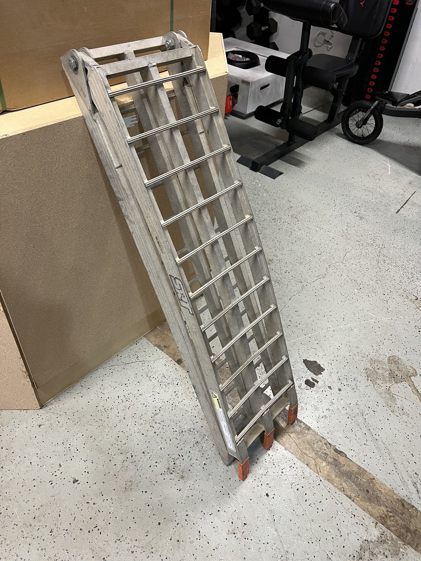 SRT Folding Motorcycle Ramp