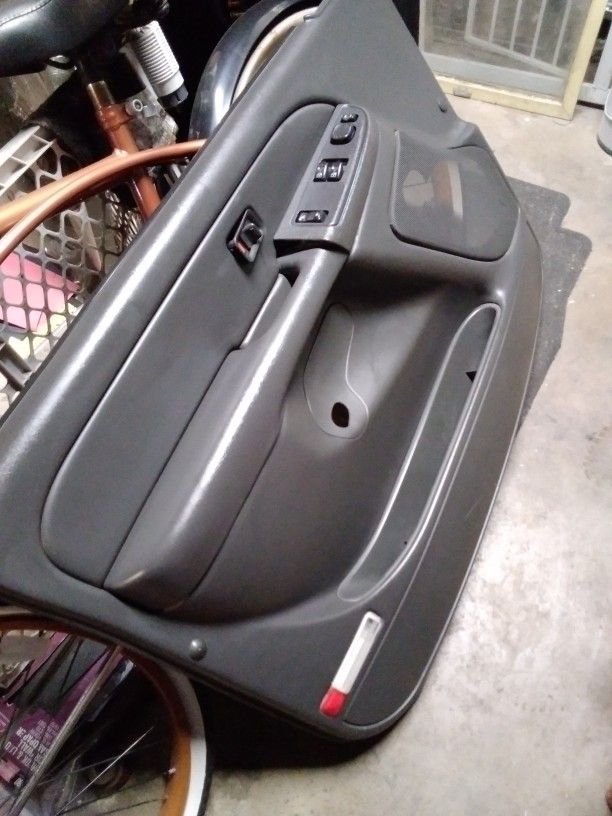 03 04 05 06 Chevy Silverado Door Panel Parts