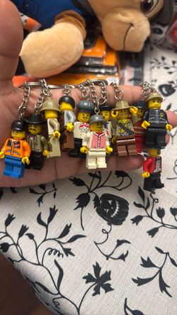 LEGO Minifigure Keychains – Lot of 11