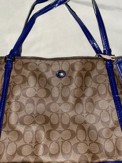 Coach Original / Used With Adjustable Strap And Coin Wallet
