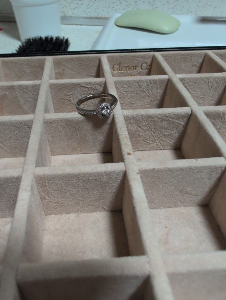 14 Karat White Gold Diamond Wedding Band