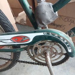 VINTAGE SCHWINN BICYCLE 