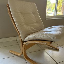 Ekorness Danish Chair Authentic $400