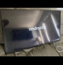40" TCL Android Smart TV + Heavy Duty Extending Wall Mount Included!