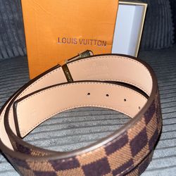 Louis Vuitton size 42/105 , S-L