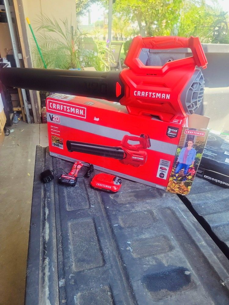 CRAFTSMAN 20-VOLT MAX 340-CFM 90-MPH BATTERY HANDHELD LEAF BLOWER BATTERY AND CHARGER INCLUDED 