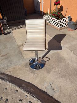 Swivel chair