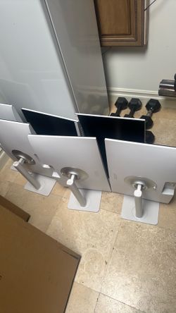 MSI Monitors 27”