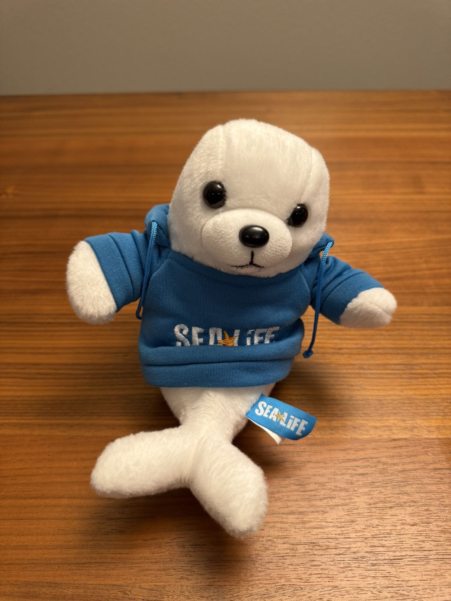 SEA LIFE White Seal Animal Plush Stuffed Toy Blue Hoodie Sweater Souvenir