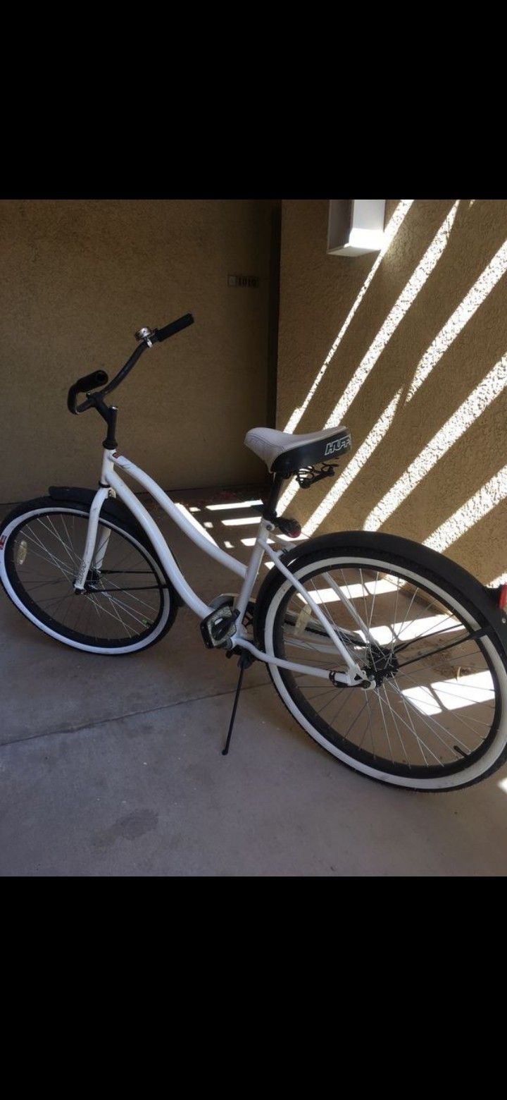 Beach cruiser huffy bibicycle