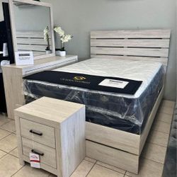 5 Pcs Bedroom Set Queen or King Bed Dresser Nightstand Mirror and Chest Brantford