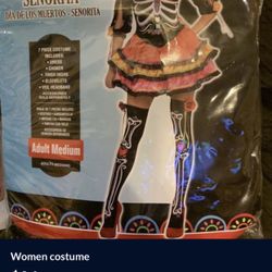 Costume Woman 